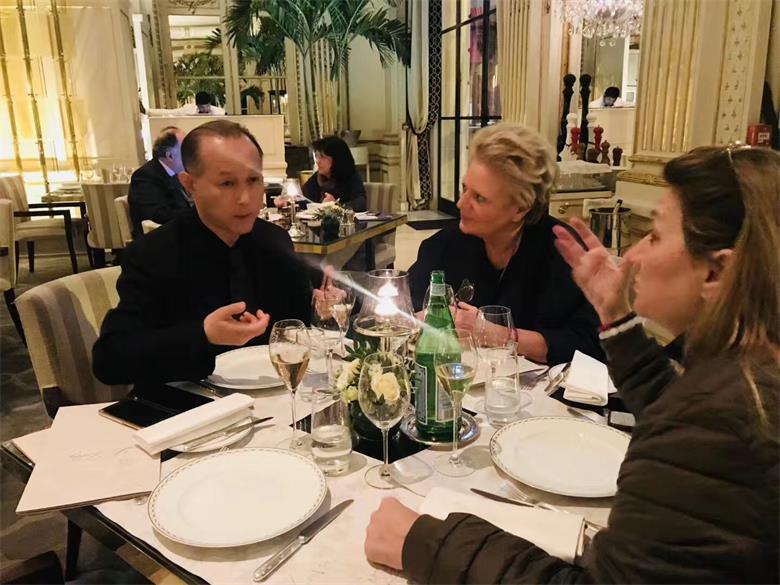 Meet with Princess Beatrice Napoleon of the Bourbon Dynasty